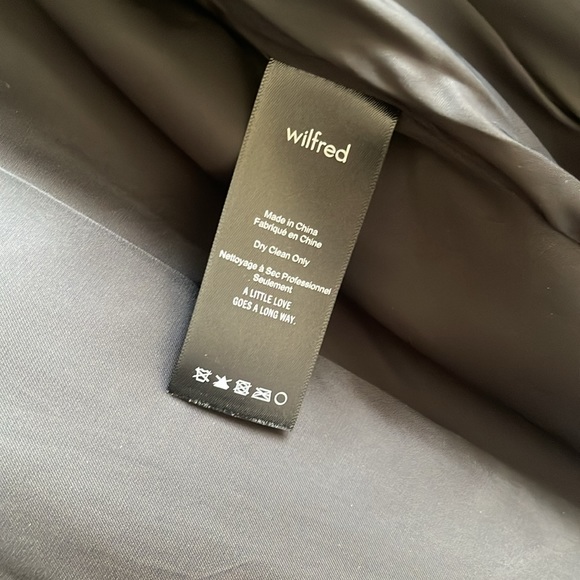 Aritzia Wilfred Wool & Cashmere Mock Neck Pleated Coat - Picture 11 of 12